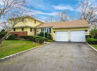 852 Hampshire Rd, Bay Shore, NY 11706