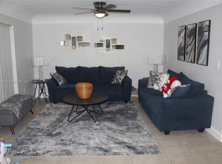 8552 Windsor Dr, Miramar, FL 33025