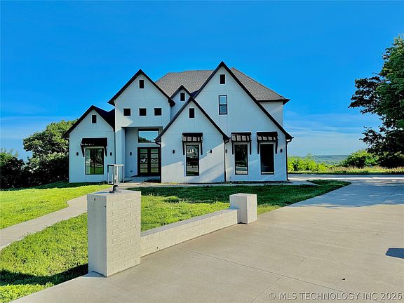 3rd image of 6321 S Ridgeview Rd