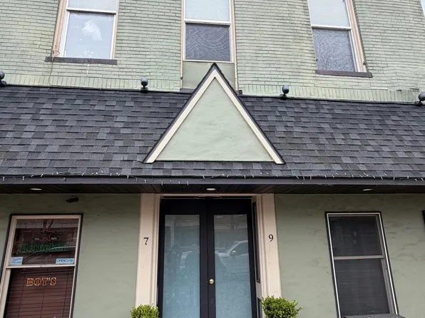 9 S Market St, Selinsgrove, PA 17870