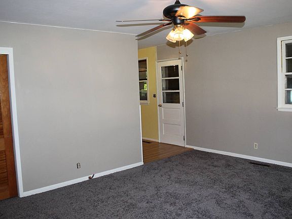 3rd image of 602 Harrington St