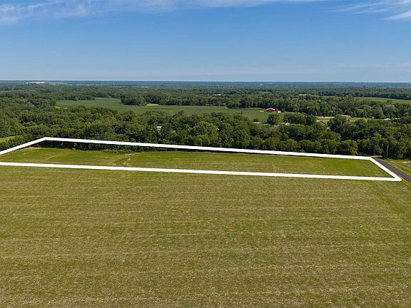 3rd image of 621 N Greengold Rd