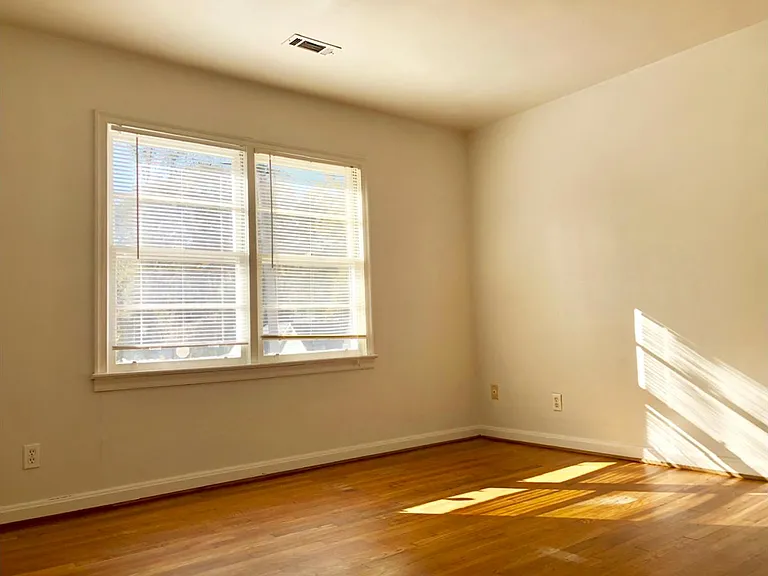1831 Center Ave — Photo 5