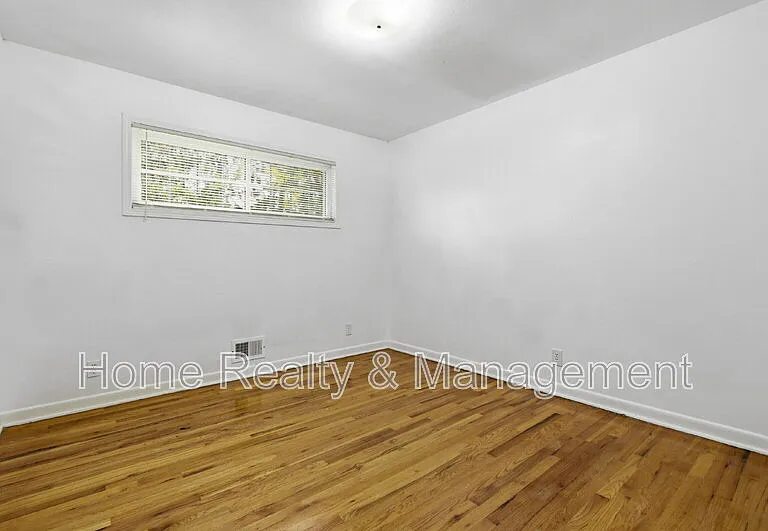 10712 Loren Ln — Photo 20