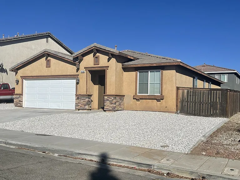 14190 Blackstone St — Photo 17