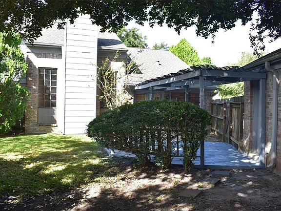 4th image of 8911 Rocky Valley Dr