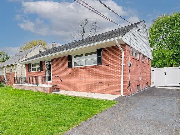 4th image of 727 1st St