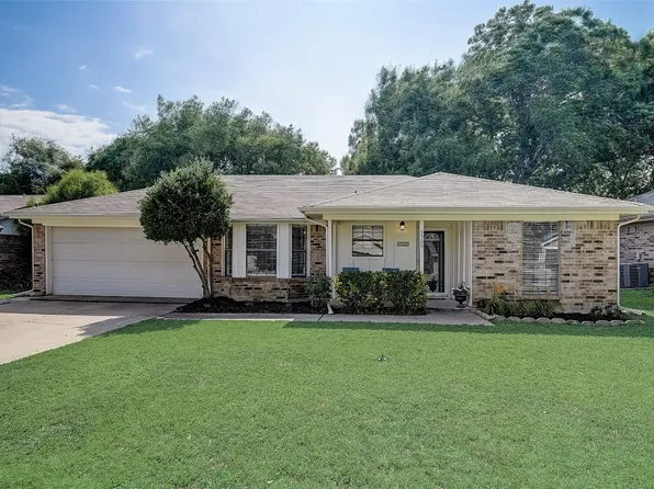 5509 Irish Spring Ln, North Richland Hills, TX 76180