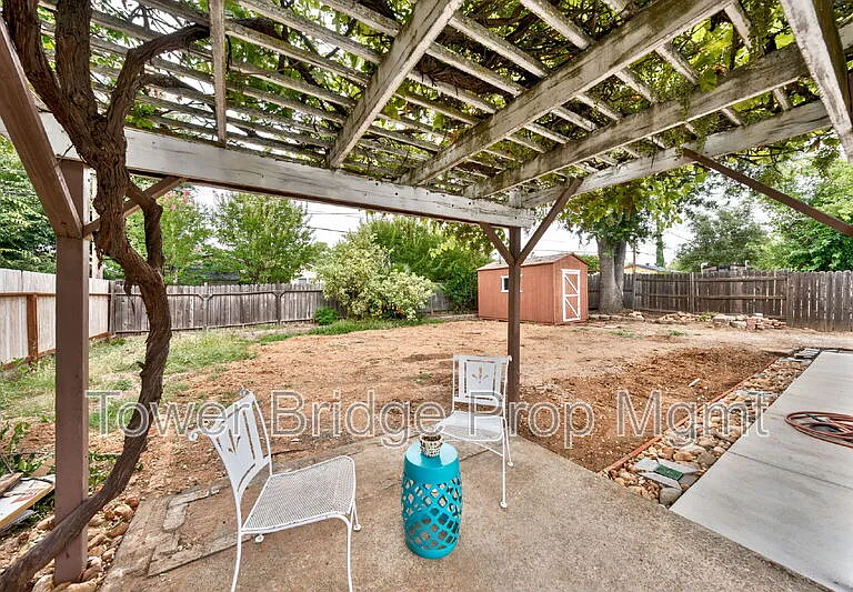 1317 School St — Photo 21