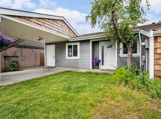 34851 Glenn Mountain Dr, Abbotsford, BC V3G 1C2
