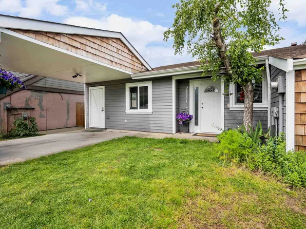 34851 Glenn Mountain Dr, Abbotsford, BC V3G 1C2