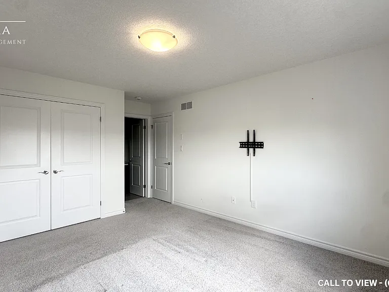 1736 Finley Cres — Photo 11