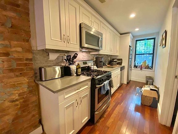 3rd image of 1388 Bedford Ave #1R
