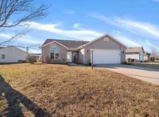 2320 Nuthatch Ln, Fort Wayne, IN 46825
