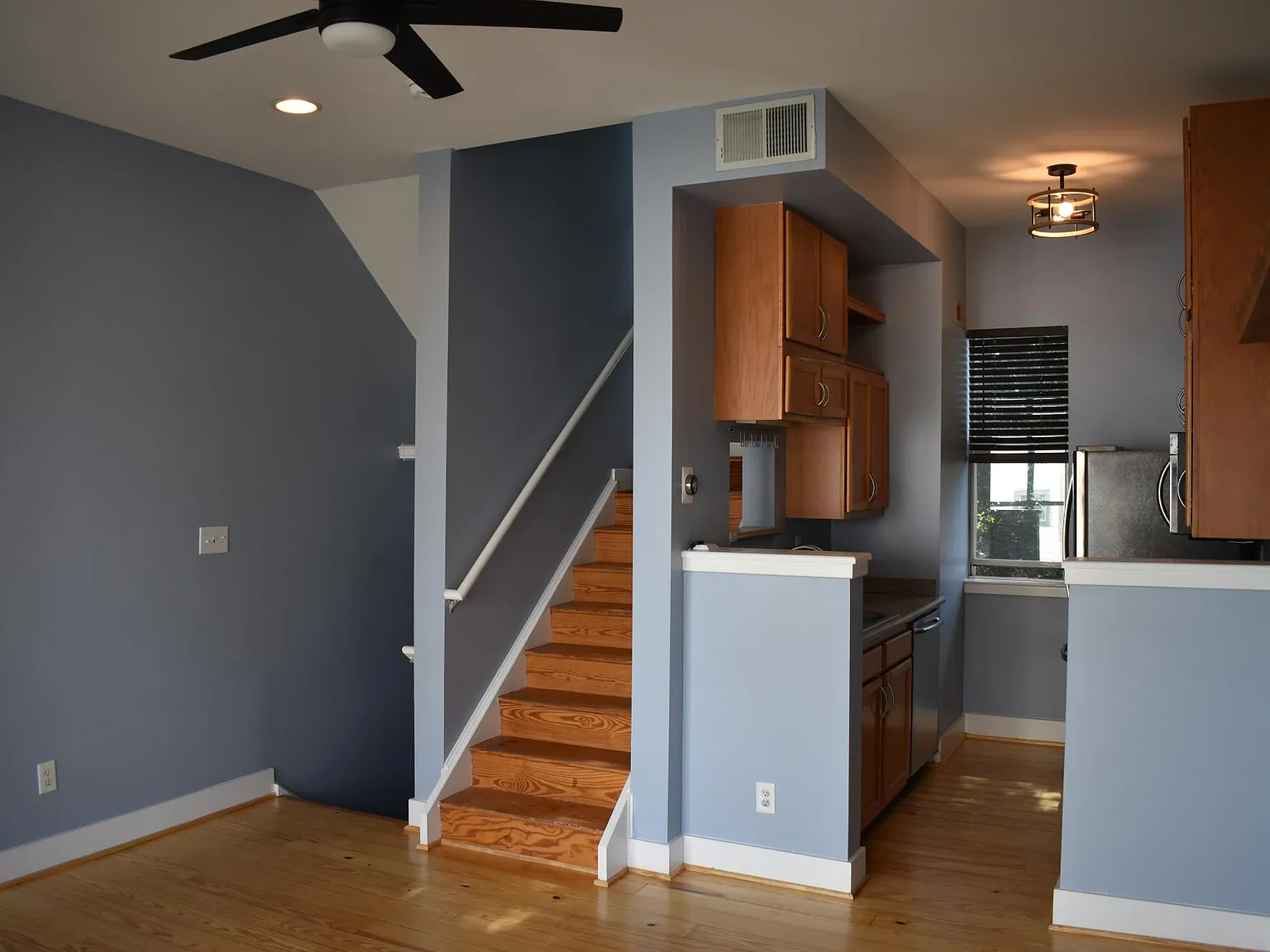 2 bed, 1086 sqft, $2,700 — Photo 3