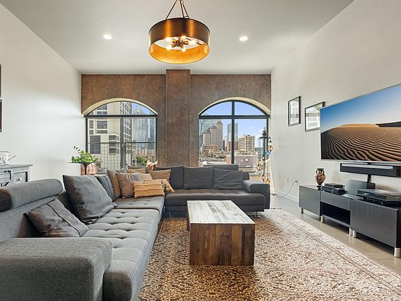 4th image of 507 Sabine St APT 605
