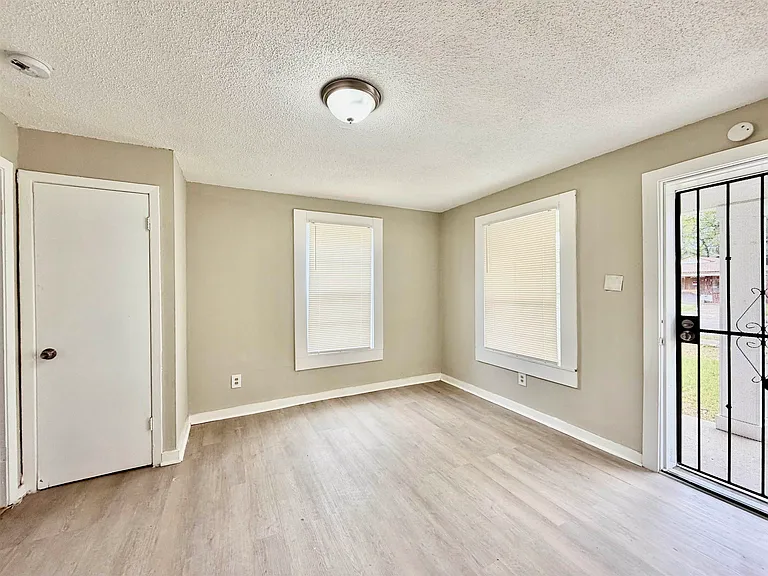 1448 Menager Rd — Photo 16