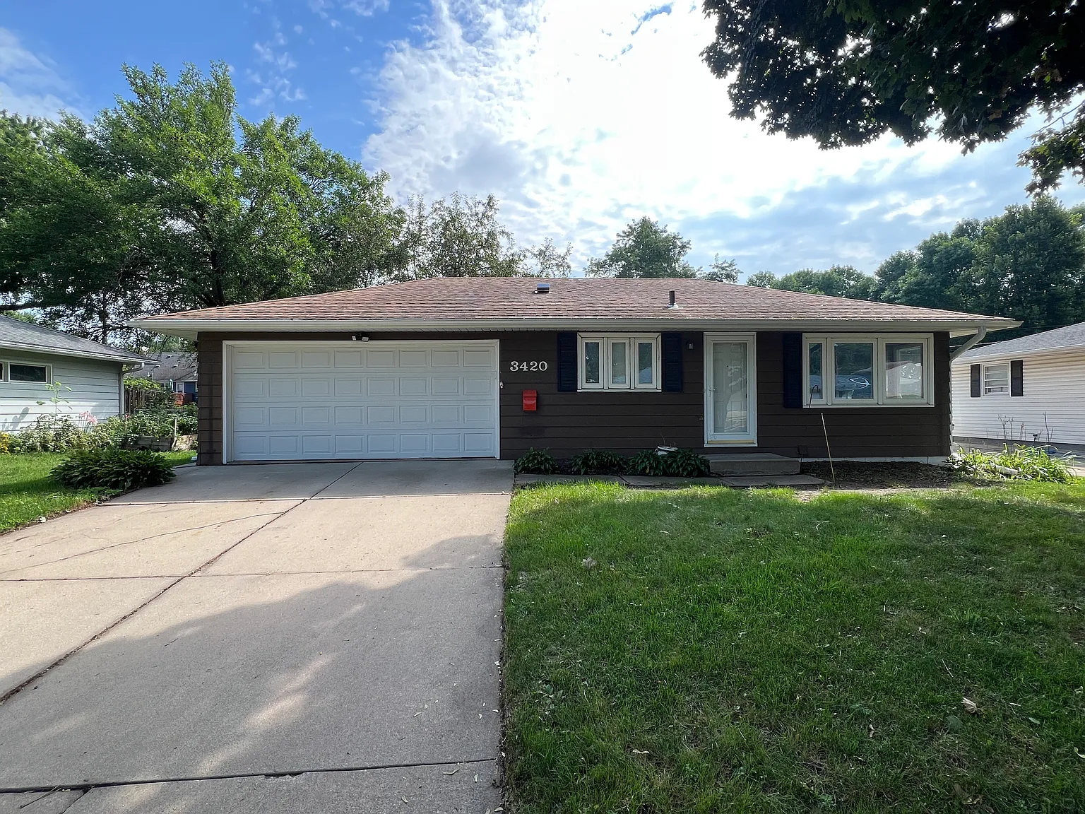 3 bed, 2056 sqft, $2,095 — Photo 1