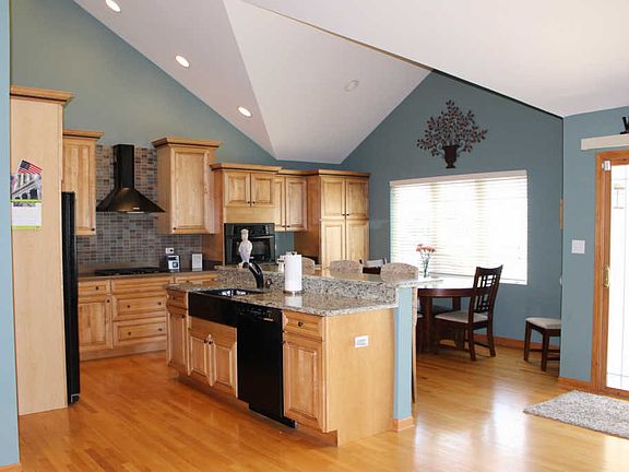 4th image of 5785 Hearthside Dr