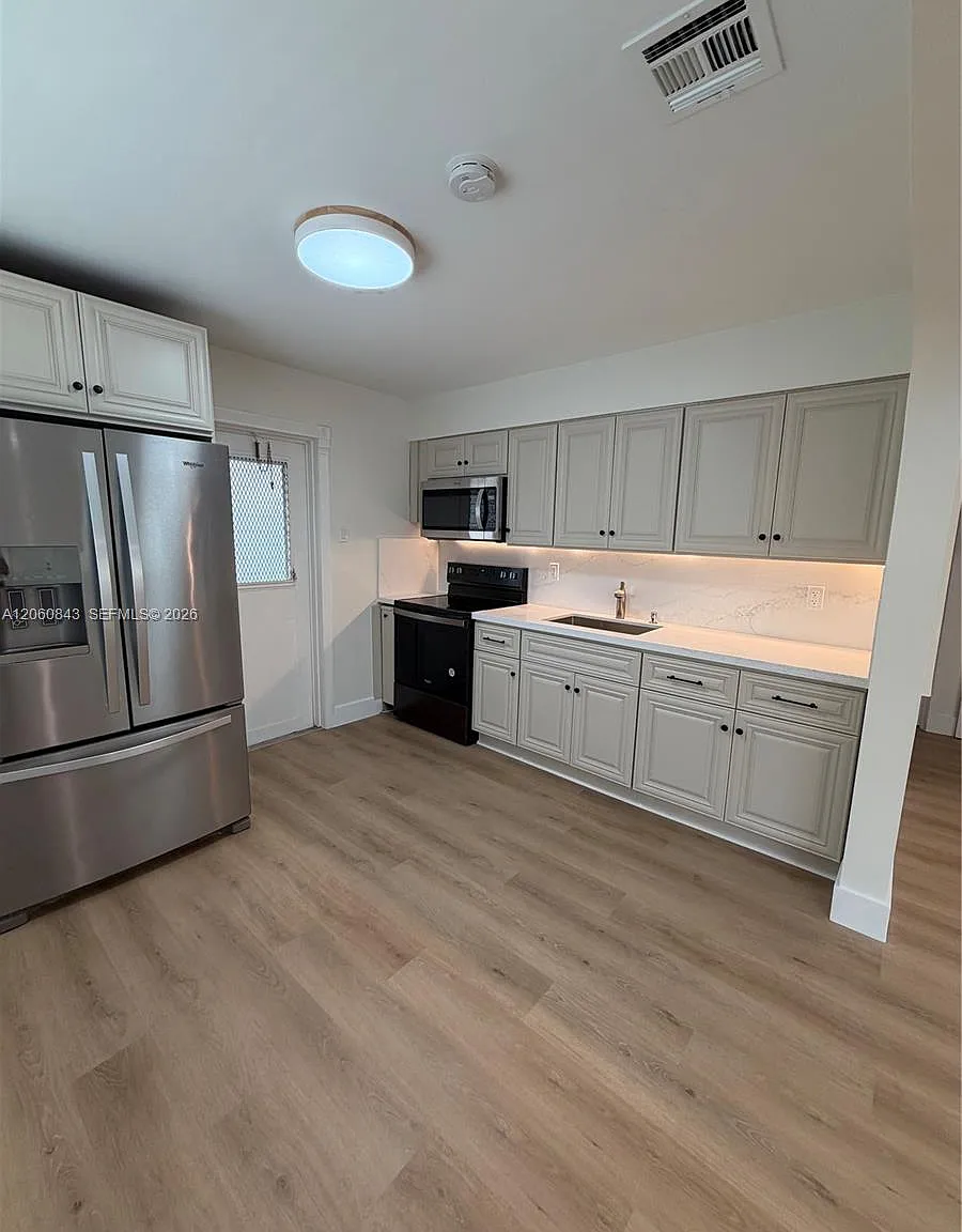 2 bed, 2.0 bath, 1776 sqft, $2,950 — Photo 4