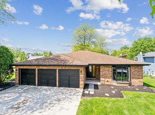 1248 Oak Leaf Ct, Crete, IL 60417