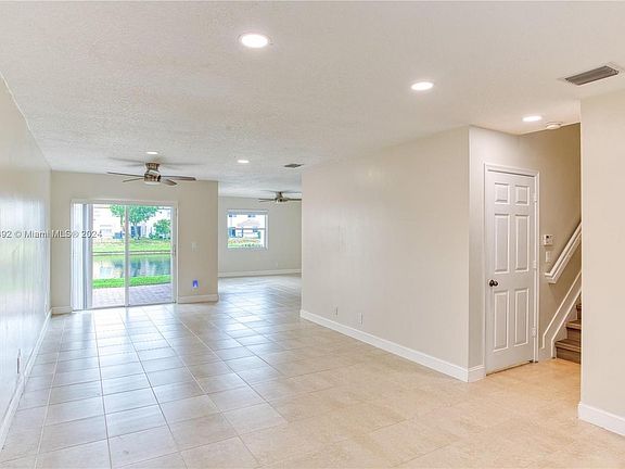 3rd image of 9471 NW 54th St