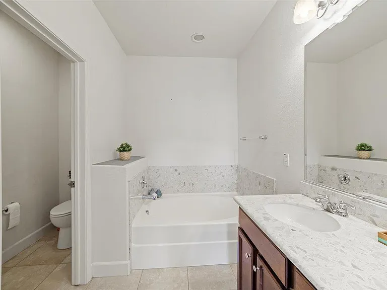 353 Esfahan Ct — Photo 36