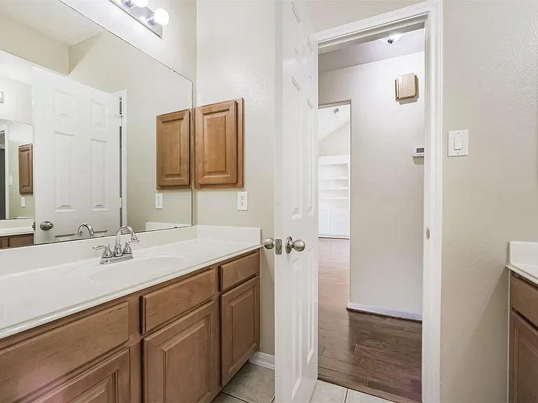 15810 Cypress Hall Dr — Photo 38