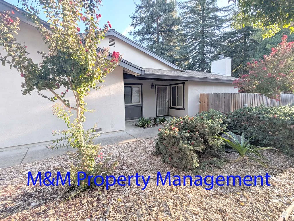 3 bed, 1230 sqft, $2,450 — Photo 1