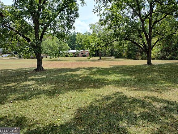 4th image of 1192 Country Club Rd