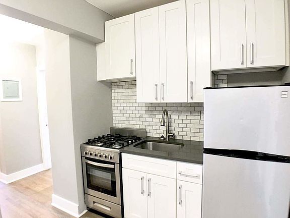 5th image of 3660 Waldo Ave #4N