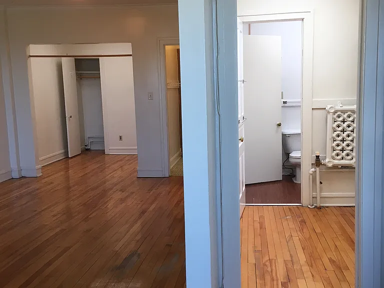 514 1/2 E 4th St #D — Photo 2