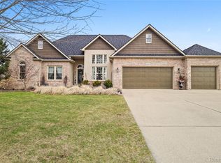 6415 Wailea Ct, Grand Blanc, MI 48439