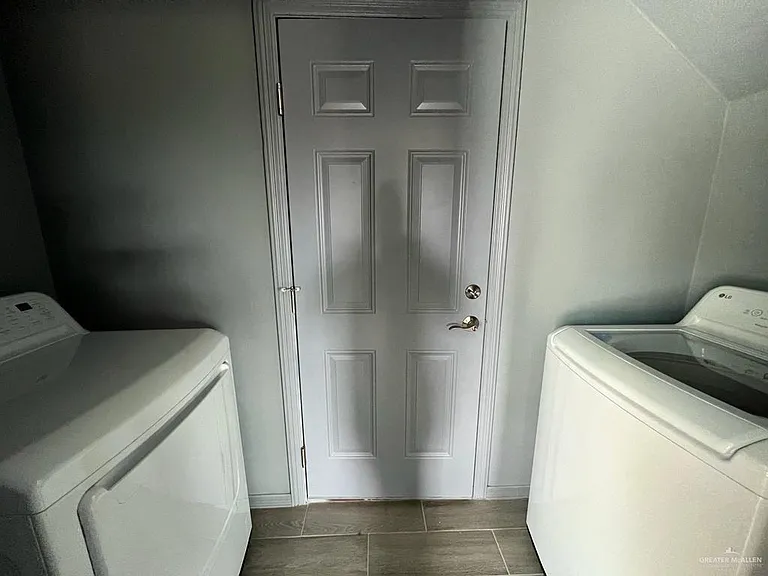 1702 Nassau St — Photo 8