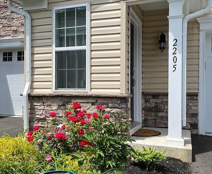 2205 Massey Ln — Photo 1