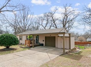 6940 Mackey St, Overland Park, KS 66204