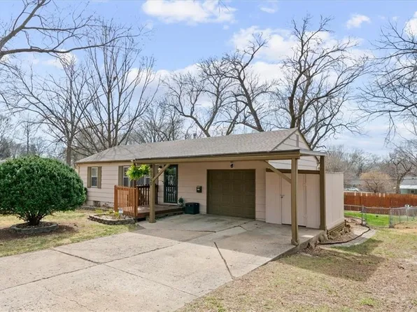 6940 Mackey St, Overland Park, KS 66204