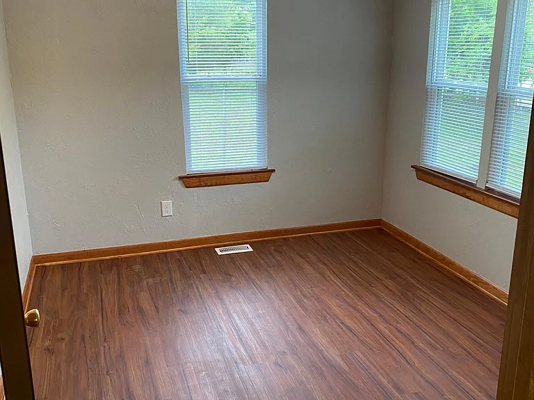 1229 Sherry Ln — Photo 5
