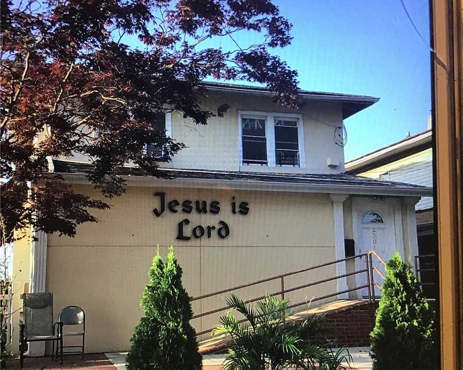 1st image of 2304 Cornaga Ave