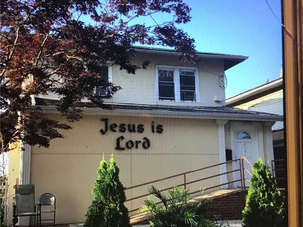 2304 Cornaga Ave, Queens, NY 11691