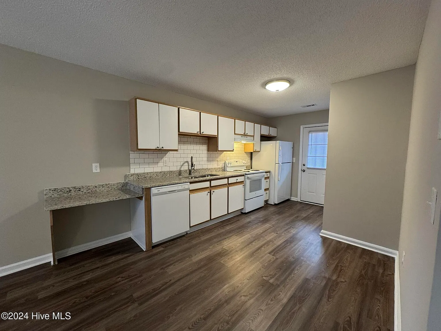 2 bed, 1.0 bath, 610 sqft, $1,000 — Photo 4