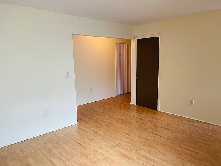27 Maple Ave #2 — Photo 4