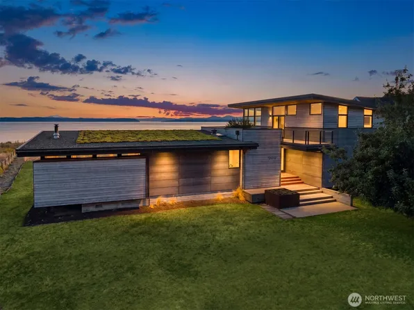 12012 NE Apple Tree Point Lane, Kingston, WA 98346
