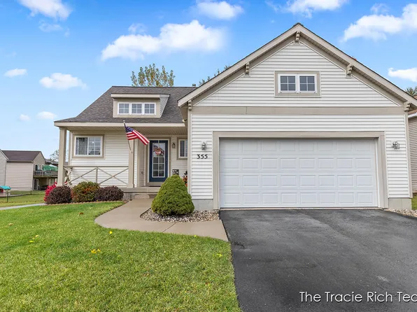 355 Needlewood Dr NE, Cedar Springs, MI 49319