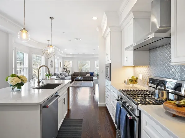 11 Court Street Pl #11, Arlington, MA 02476