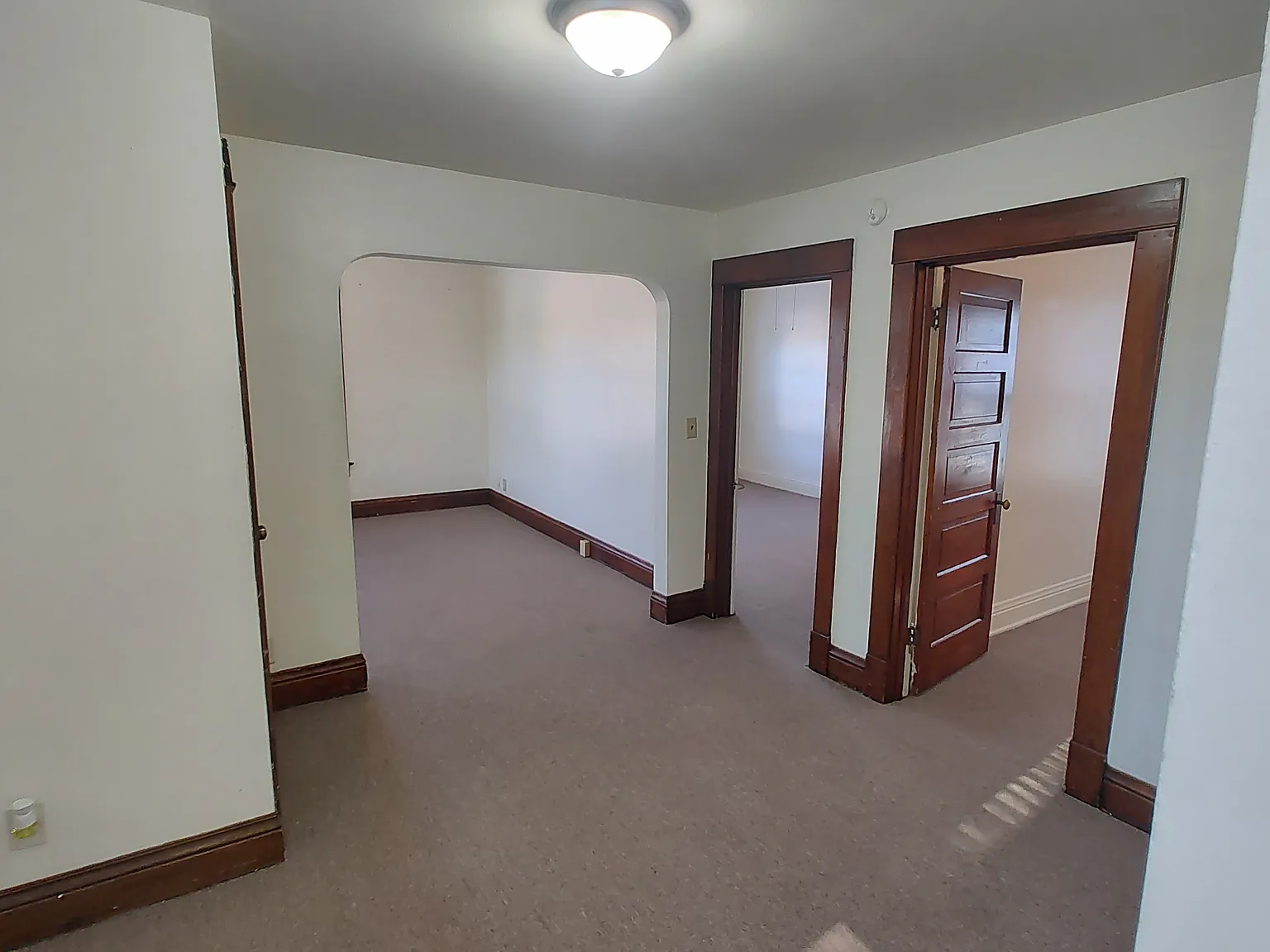 2 bed, 900 sqft, $900 — Photo 4