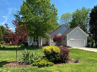 1308 New Garden Rd, Greensboro, NC 27410