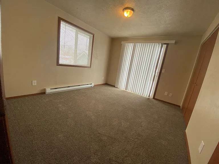 2613-2615 E Joseph Ave — Photo 17