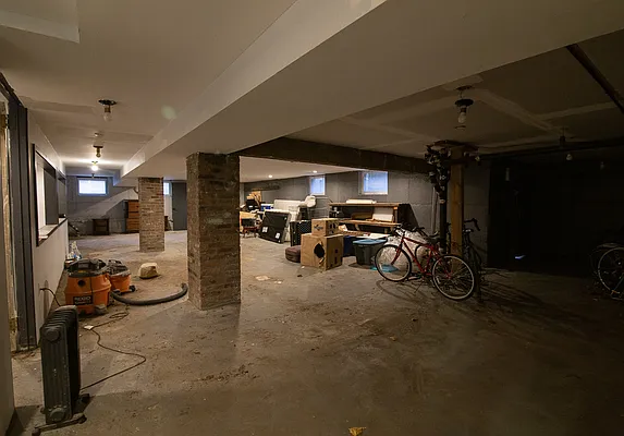 Rented by Isaac Silberstein, LREB | media 55