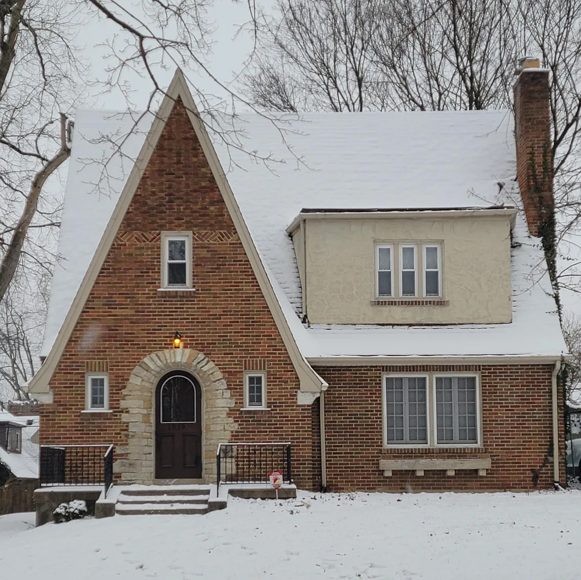1919 Burroughs Dr photo 1